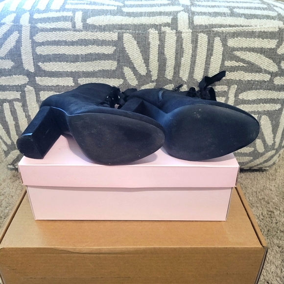 Women's Booties - Picture 4 of 4